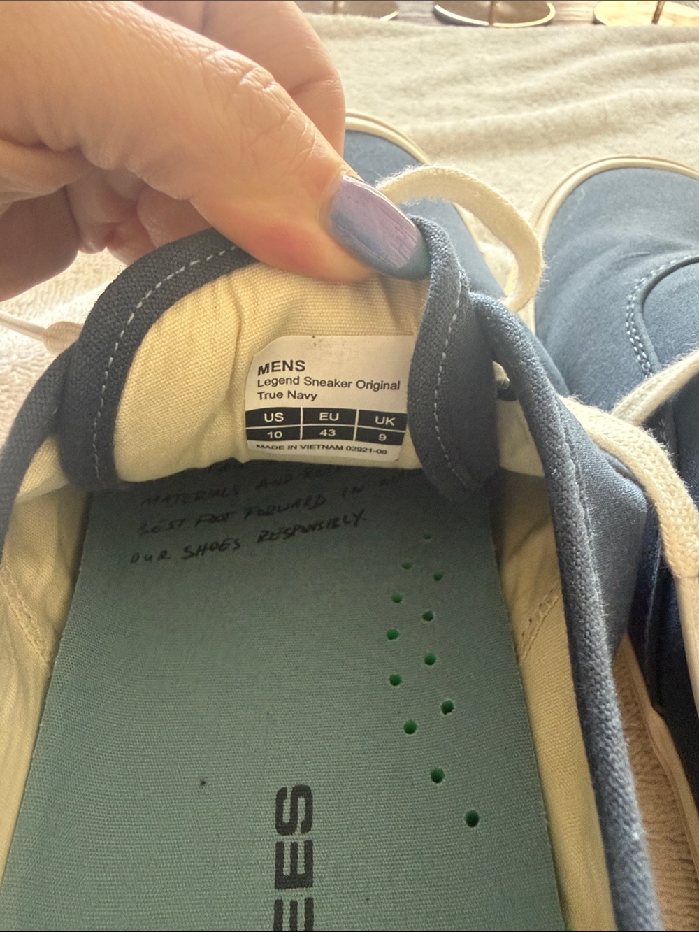 Men's Navy Canvas Low-Top seavees Sneakers with White Laces - Picture 3 of 6